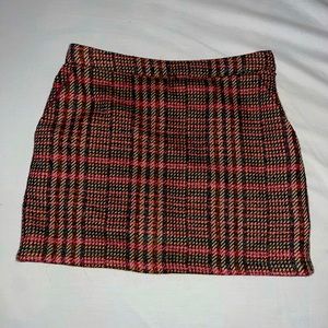Pink plaid tweed mini skirt with pockets
